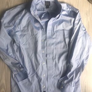 Tailored Fit Jos A Bank buttoned up dress shirt